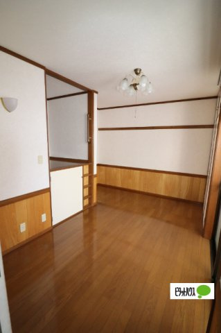 前橋市本町１丁目のアパートの居間・リビング