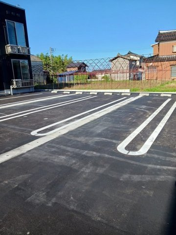 ヒカルサ長岡関原Ⅱの駐車場
