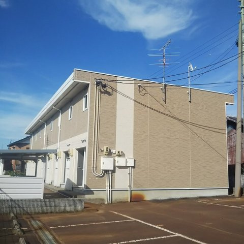 レオパレス関原さくらんぼ館の外観