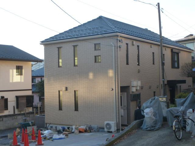 ラシーネはけの森の外観