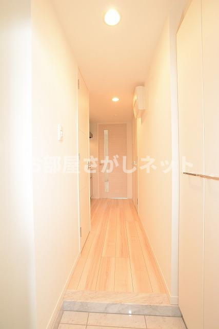 ステージファースト新宿西落合のエントランス
