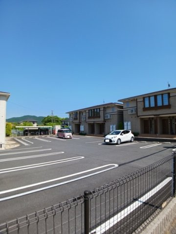 ヴィラ　ソレイユ　Ａの駐車場