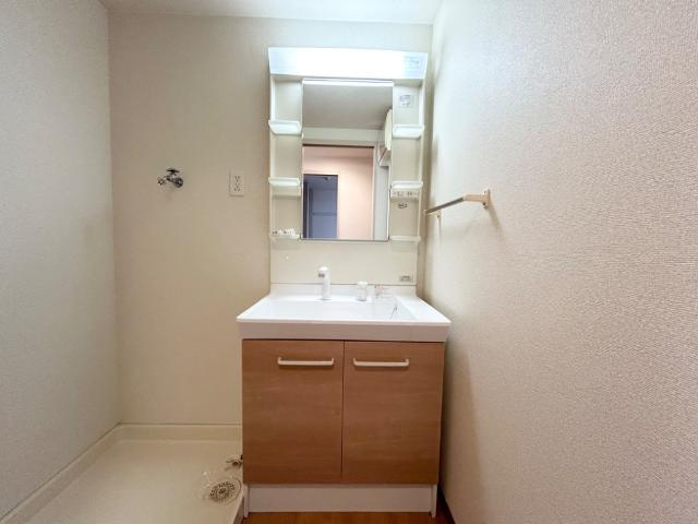 シャインブルーの洗面所|洗髪洗面化粧台