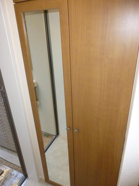 ラシーネはけの森の玄関