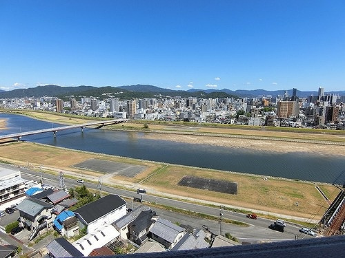 コスモ三滝本町のその他|東向きバルコニーからの眺望　※2026年8月撮影
