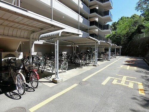 コスモ三滝本町のその他|自転車置場　※2026年8月撮影