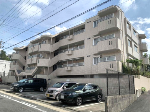 リーブル原の外観|安心の鉄筋コンクリート造マンションです♪