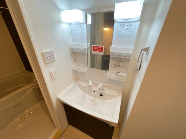 コニーアパートメント．の洗面所|洗髪洗面化粧台