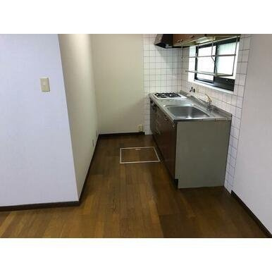 大野中戸建のキッチン