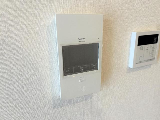 グリーンシャトーの内装|カメラ付インターホン