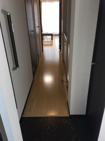 クレイノプレミール蕨の玄関