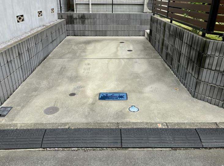 新吉田東戸建の駐車場