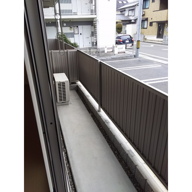 岐阜市岩栄町２丁目のアパートのバルコニー