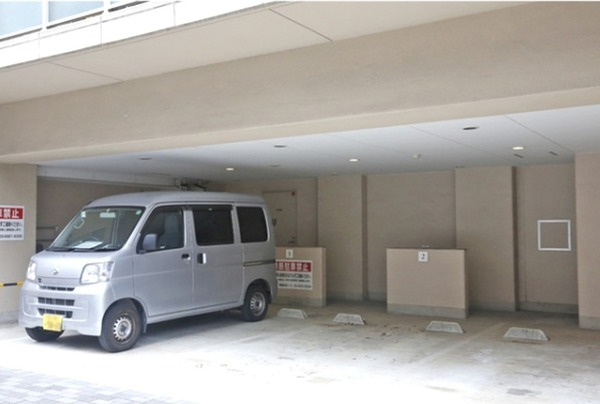 【駐車場】