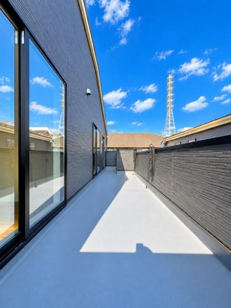 横浜市青葉区つつじが丘の新築一戸建のバルコニー|陽当り良好のバルコニー！
風通しもよく気持ちいいです