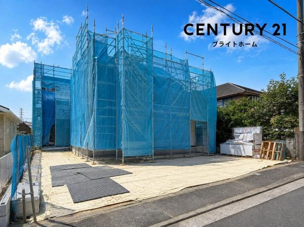 横浜市青葉区つつじが丘の新築一戸建の外観|周辺は落ち着いた街並み。
是非一度、現地へお越しください。
ご自宅まで送迎も可能です