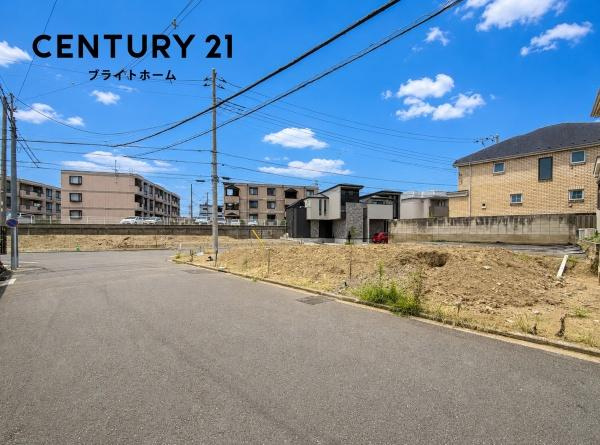 横浜市港北区大曽根３丁目の新築一戸建の前面道路含む現地写真|前面道路が広いので、安心して駐車可能です！
是非現地へお越しください。