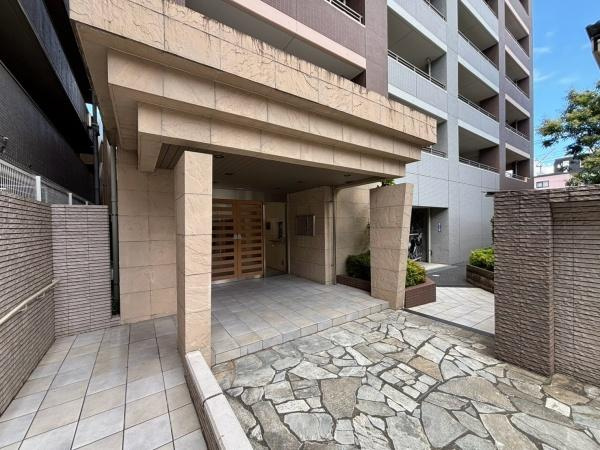 【エントランス】 | 【5日・6日見学可】ライオンズステーションプラザ草加 | 安心・安全なオートロック完備のマンションになります♪
