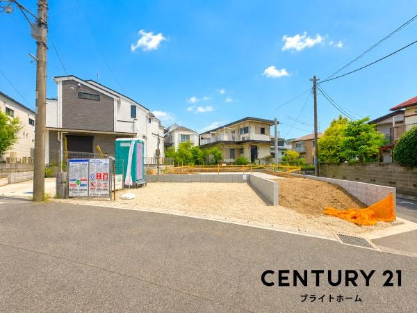 横浜市港南区東永谷１丁目の新築一戸建の外観|同仕様物件もご案内をさせて頂きます。
お車でご自宅まで送迎承ります。