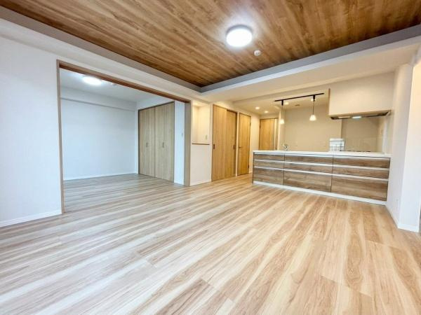 【間取り】 | 【29日(土)・30日(日)室内見学可能】メイツ草加 | 室内見学できます♪
お気軽にお問い合わせ下さい♪