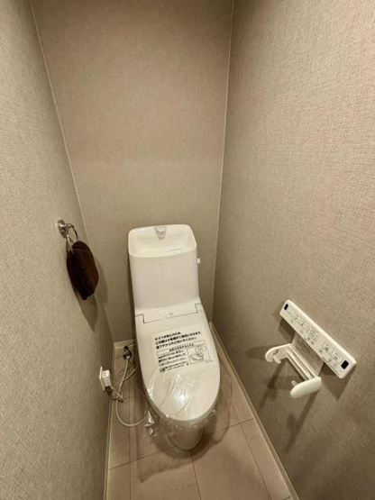【トイレ】 | 【29日(土)・30日(日)室内見学可能】ヴィーヴル草加旭町 | ウォシュレット付きのトイレです♪