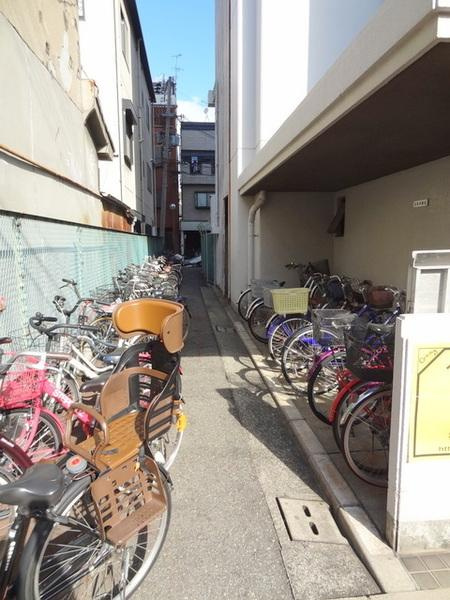 グリーンパークハイツの駐車場|★駐輪場完備★