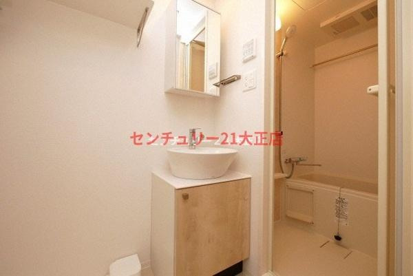エスリード弁天町ルシェンテの洗面所