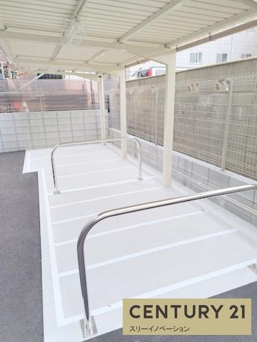 アドバンス大阪カーサの駐車場|★駐輪場★