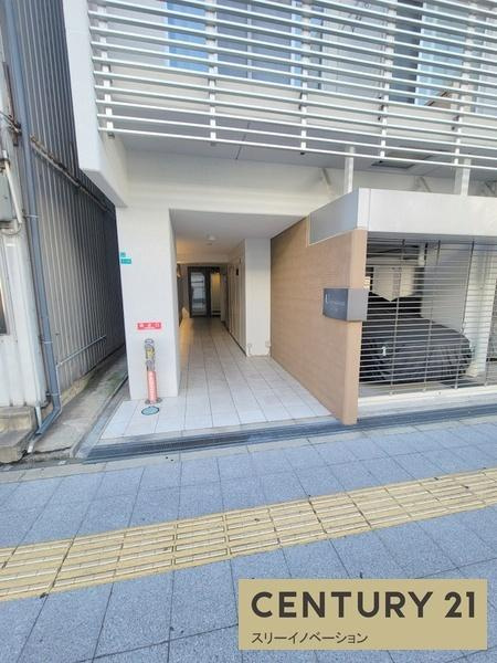 U residence 弁天町　(是空弁天)のエントランス