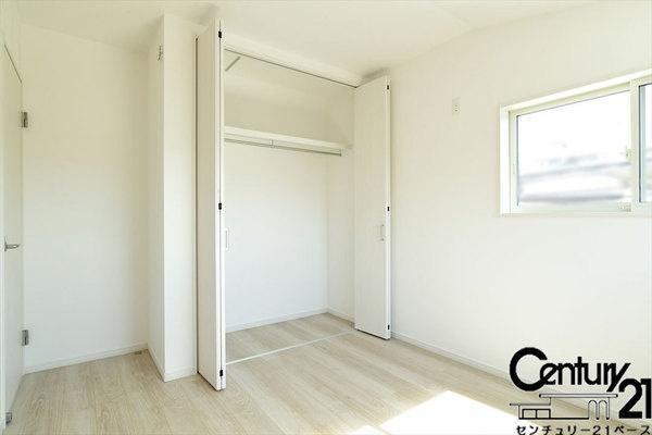 橿原市小槻町 ／新築一戸建の内観：施工例|■冬物のコートや季節ものなどたくさんしまえる広さ！■
