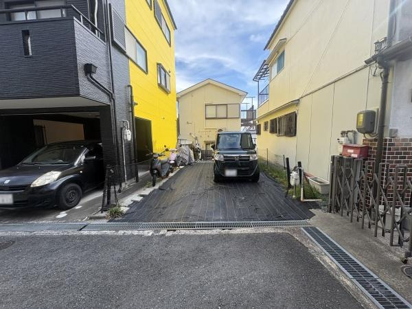 【前面道路含む現地写真】