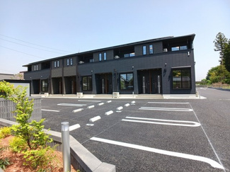 【駐車場】 | ラ・メゾン土浦Ⅰ | 駐車場があるので、車を買う予定の方も安心です