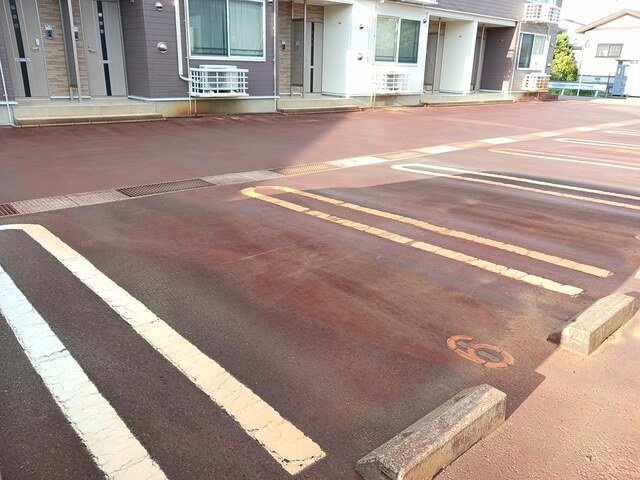サンク・グランデの駐車場