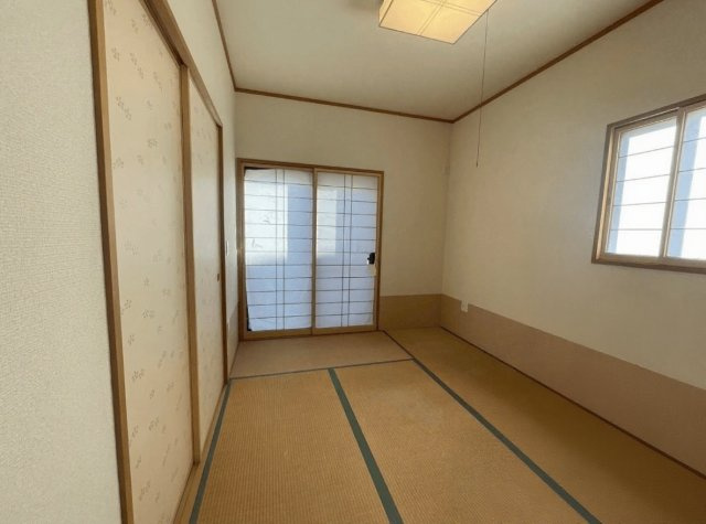 安城市里町１丁目　中古戸建の和室|客間にも使える和室あり
※本画像はAIによる家具配置です。実際の仕様とは異なる場合があります。リフォ