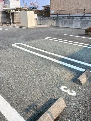 サンブライトの駐車場