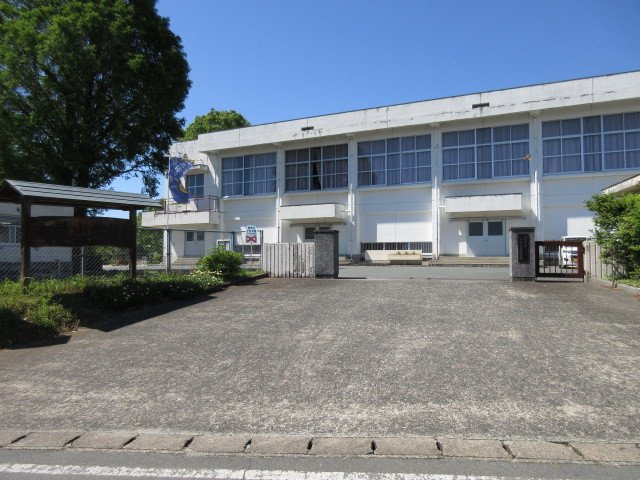 サンブライトの周辺|六栄小学校まで1960m
