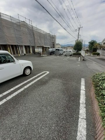 ウエスト・サンリットの駐車場