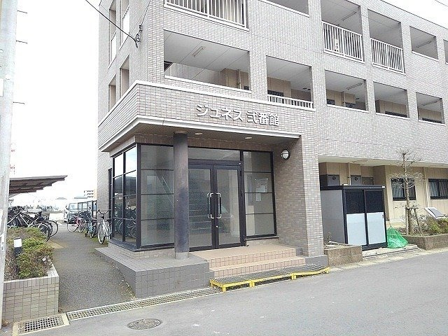 ジュネス弐番館のエントランス