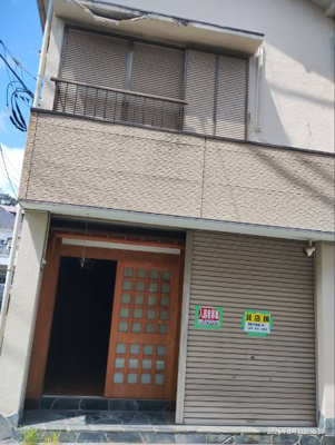 【玄関】 | 弘明寺字前田店舗
