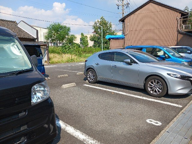サニーコート月島の駐車場