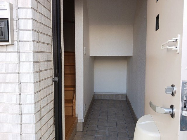 アルバーダ　Ⅰの玄関