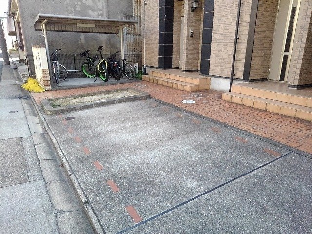 ティーズハウスの駐車場