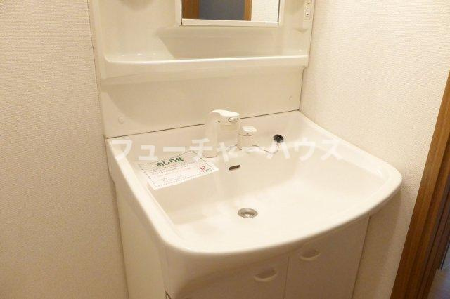 ジャン・ラフィネの洗面所|コンパクトで使いやすい洗面所