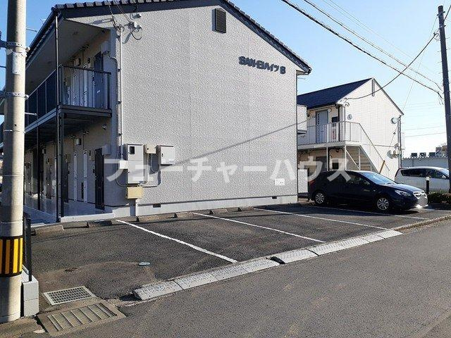 ＳＡＮ－ＥＩハイツＢの駐車場|駐車場があるので、車を買う予定の方も安心です