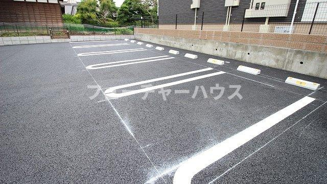 ベルコリーヌの駐車場