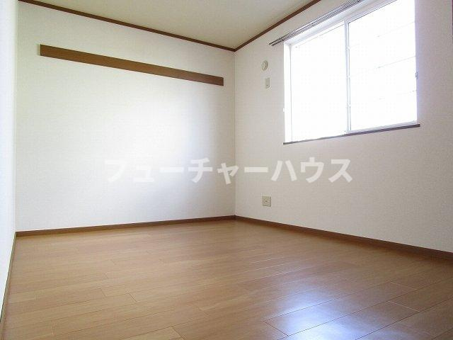ガーデンロイヤルＡの居間・リビング