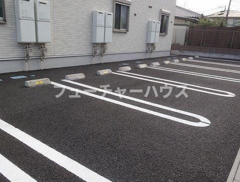 サラスバティ　Ａの駐車場