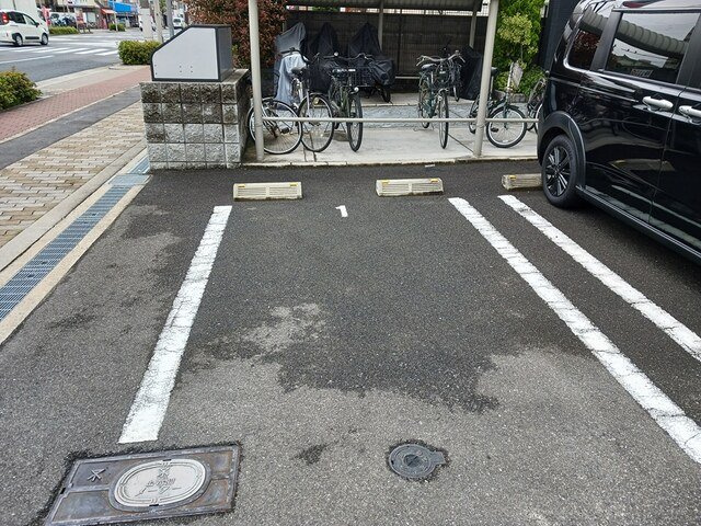 ラルエットの駐車場