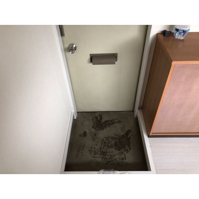 ハイツ前原の玄関