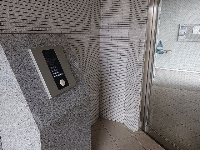 ノイグランツＤのエントランス